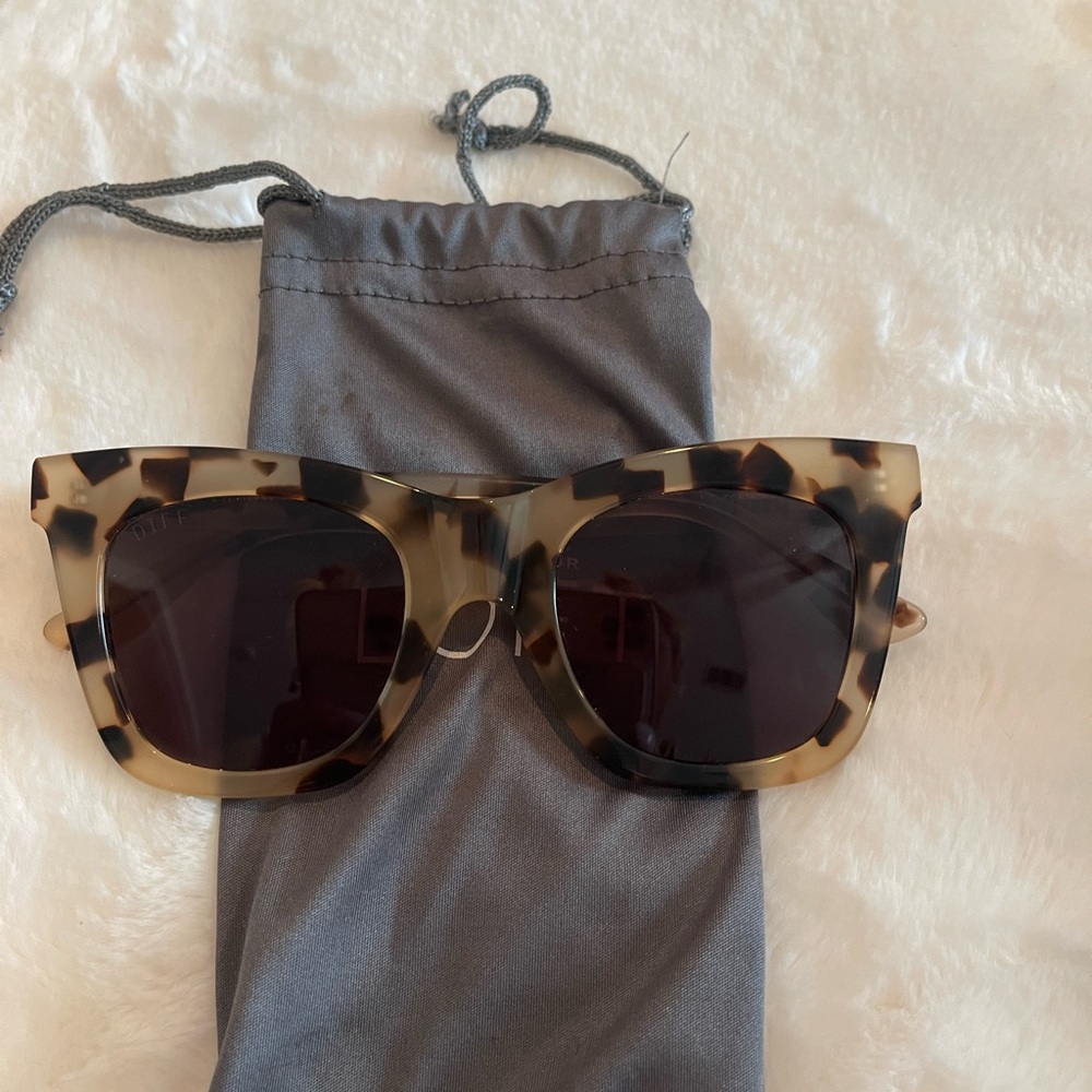 Diff Tortoise Shell Sunglasses - image 4